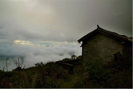 GaoliGongshan Mountain Hiking Tour