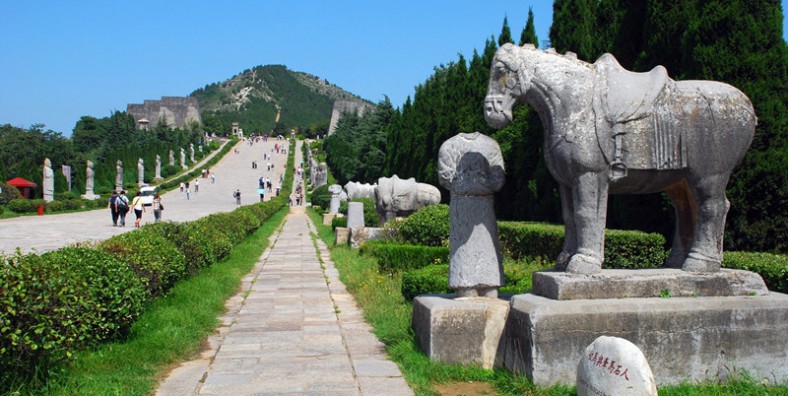 1 Day Qianling Mausoleum and Famen Temple Tour from Xian – China Travel ...