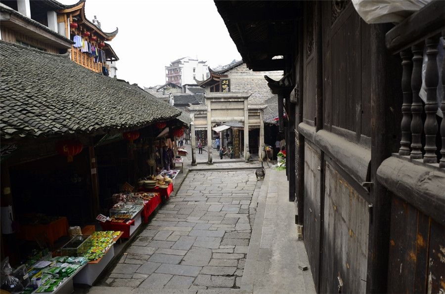 Furong Ancient Town In Xiangxi Travel Reviews Entrance Tickets Travel Tips Photos And Maps